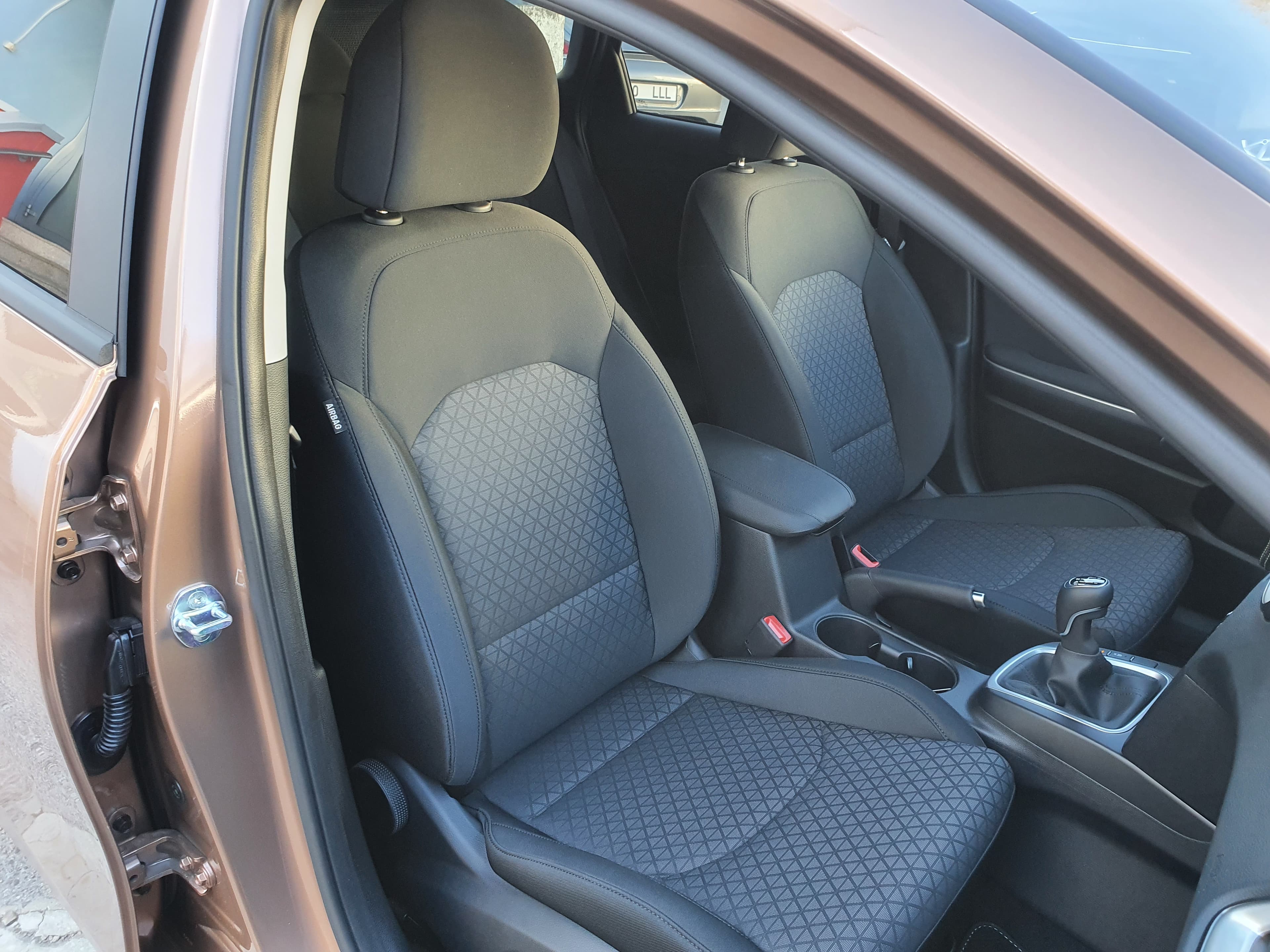 Kia Ceed - Thumbnail 3